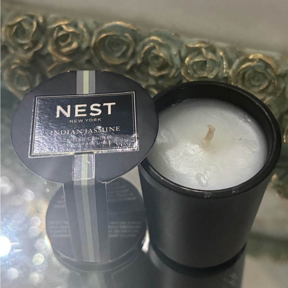 NEST Fragrances Black and White Candle